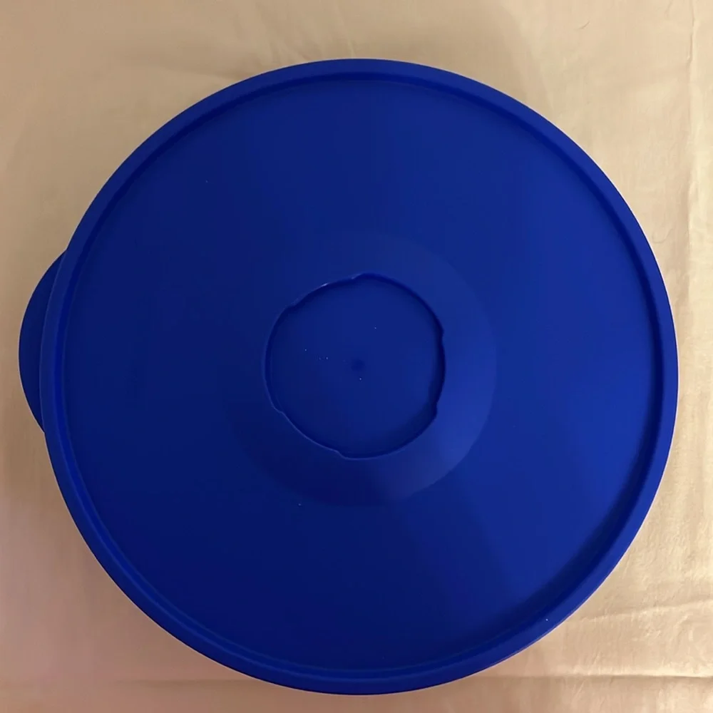 NEW Tupperware Bowl - Picture 5 of 7